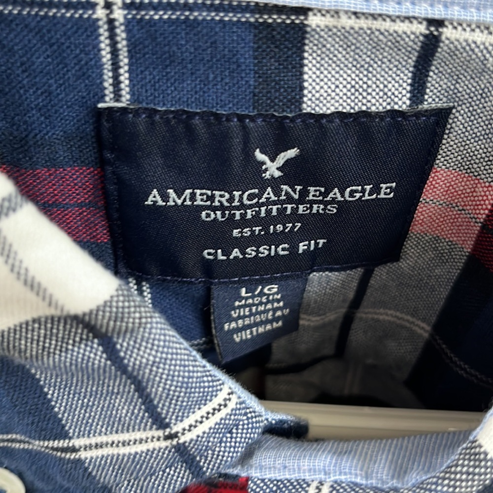 Mens AE button down - Picture 2 of 3